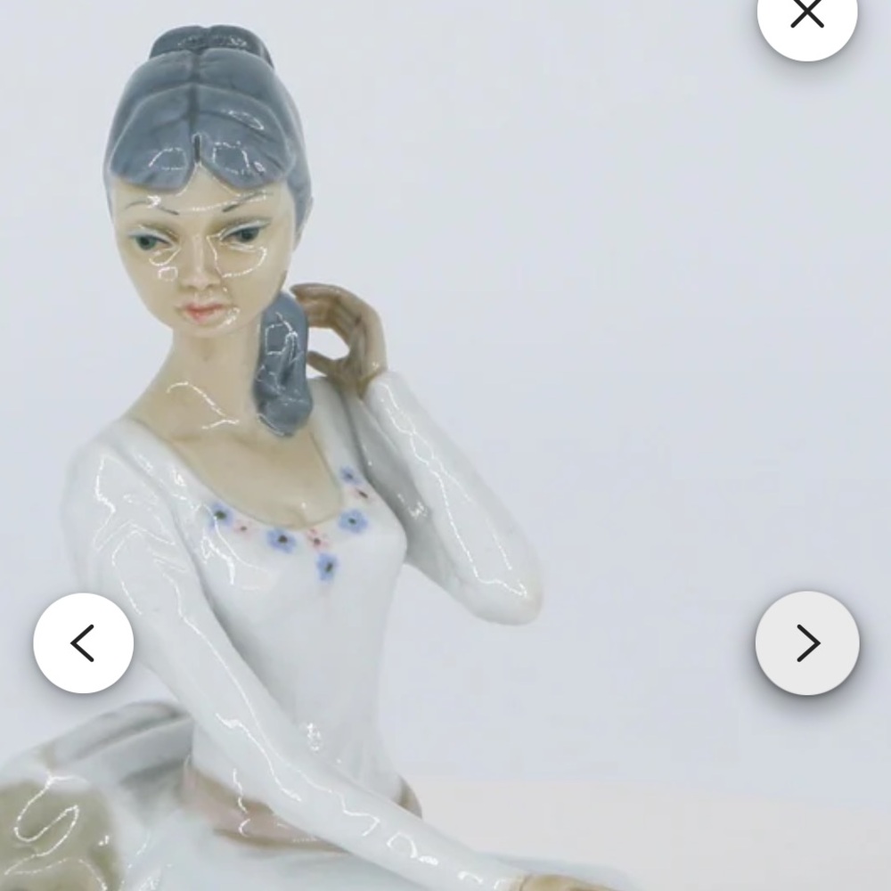 Elegant White Porcelain Figurine. Vintage Spanish “Casades” Lady in Lladro